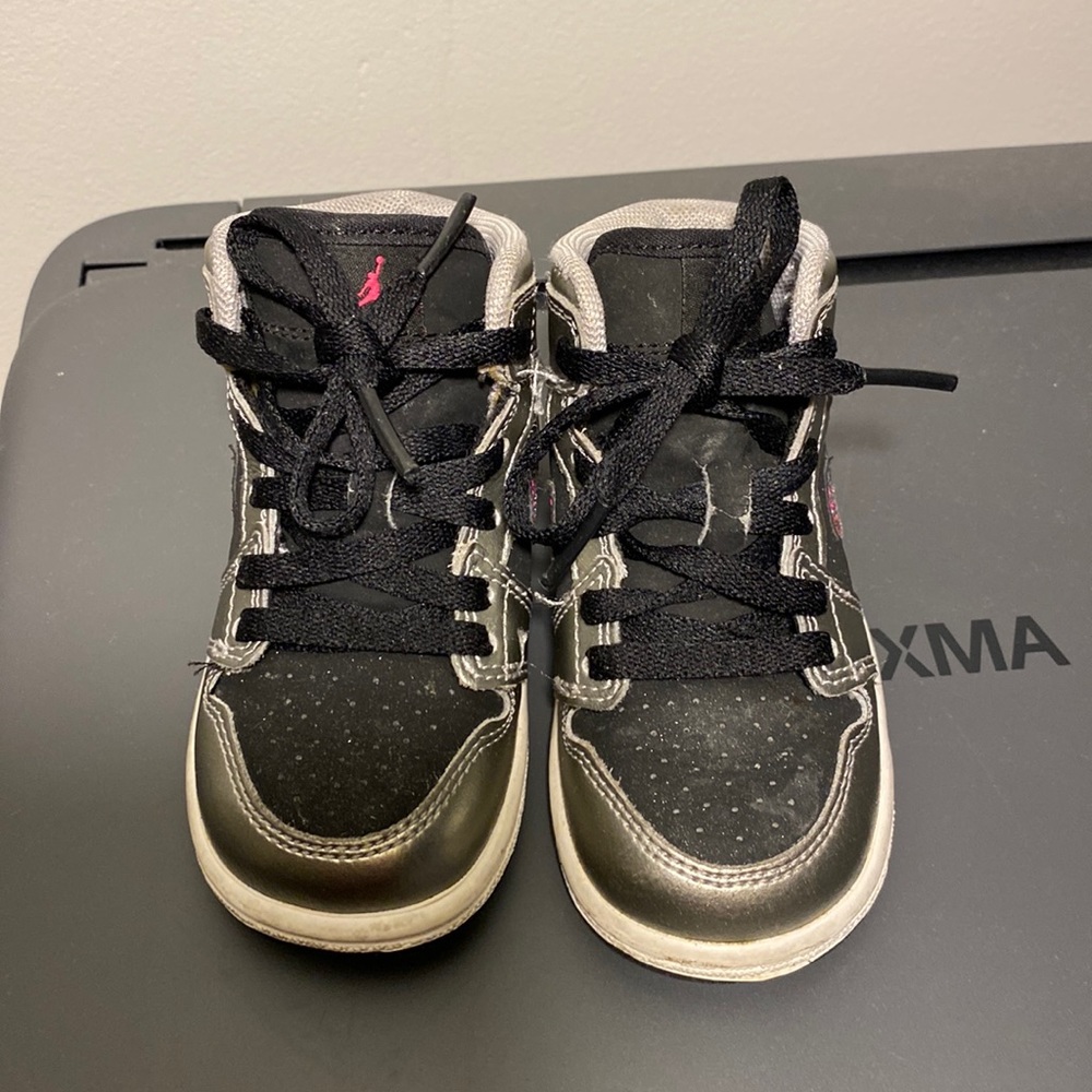 Girl Jordans good condition size 6c
